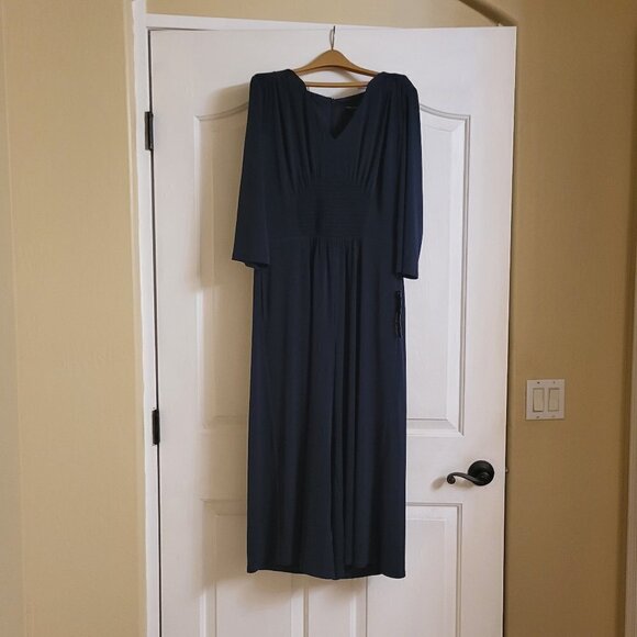 Maggy London Navy Blue 3/4 sleeve V-NeckRomper Size 8 NWT